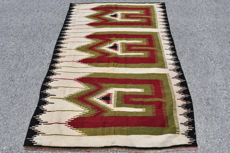 Turkish Vintage Rug 4.3x6.4 ft (131x196 cm), Kilim Red Wool Rug - 1
