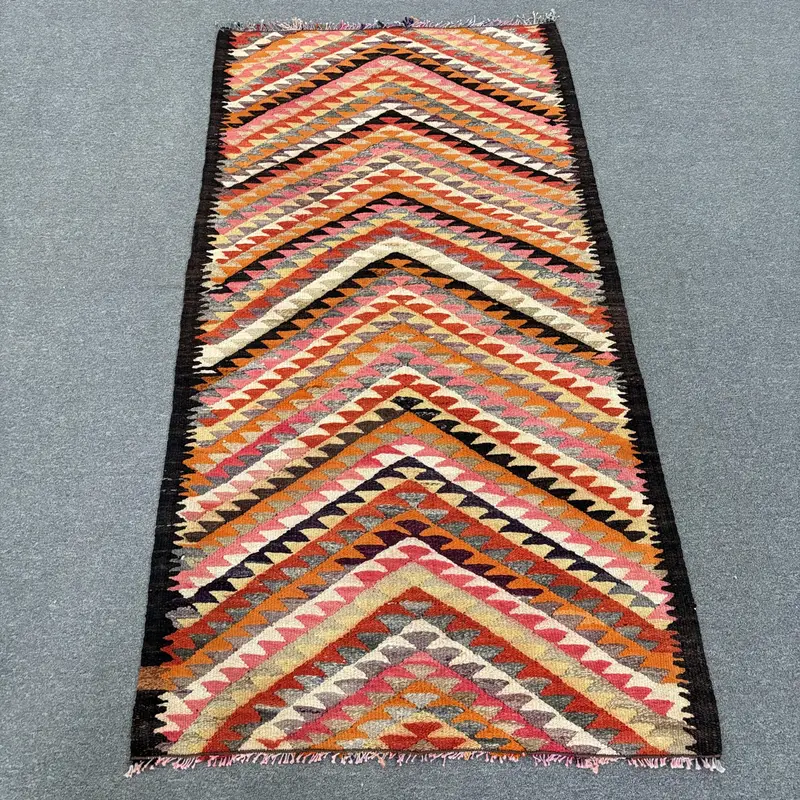Vintage Rug, Accent 3.1x6.1 ft Turkish Rug, Red Check Wool Rug - 1
