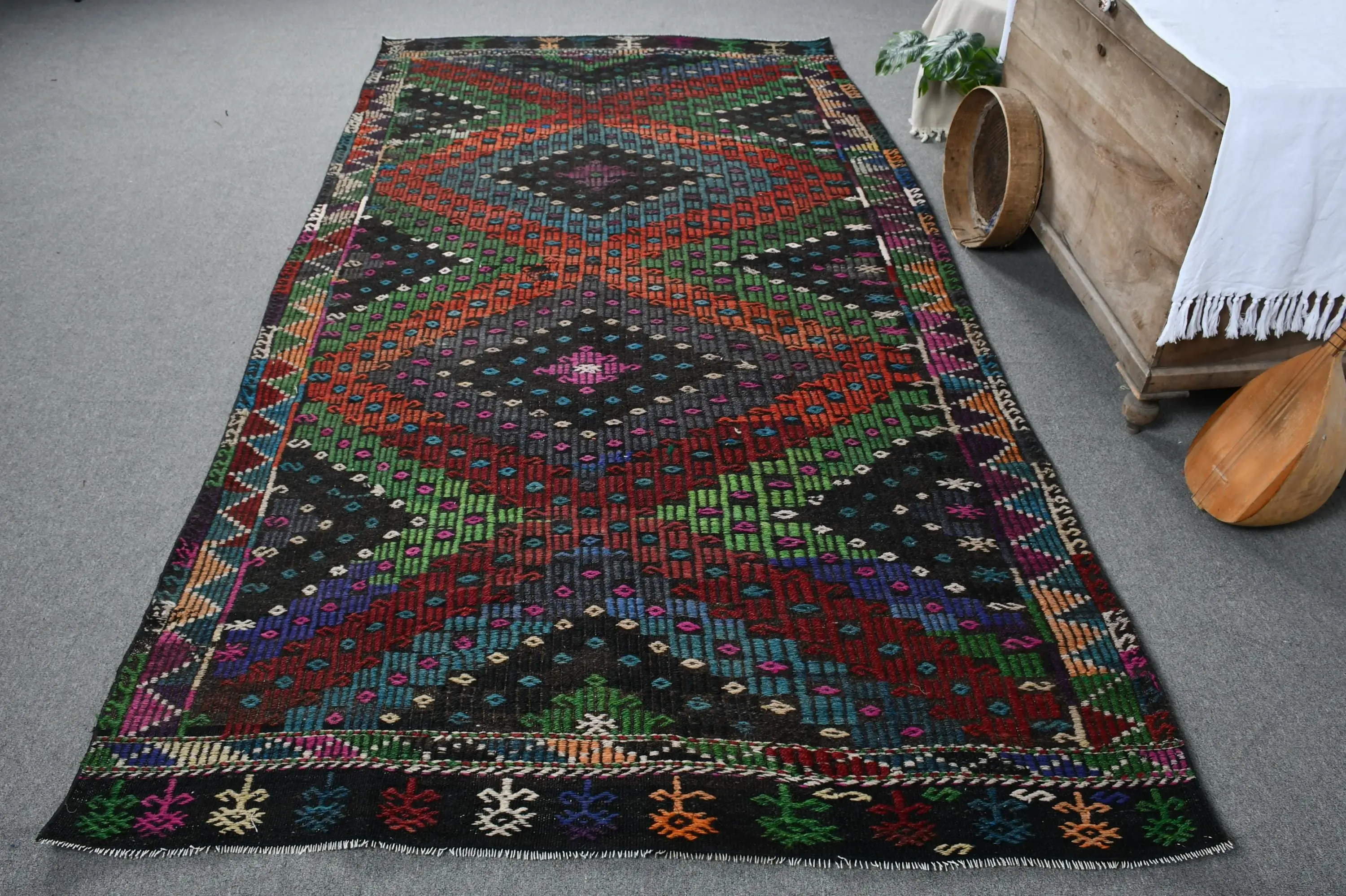 5.4x10 ft Halı, Canlı Turuncu ve Yeşil Çizgili Halı - 1