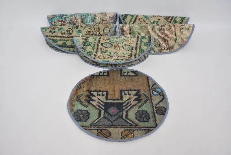 Zarif Bej ve Kahverengi Servis Altlığı, Benzersiz Kilim Tasarım Servis Altlığı