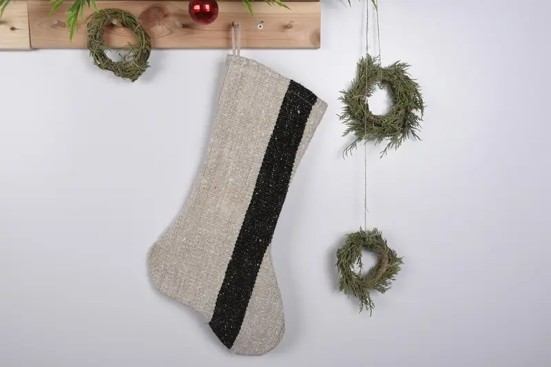 Şenlikli Noel Süsleri Deseni, 19 İnç Genişliğinde Noel Çorabı