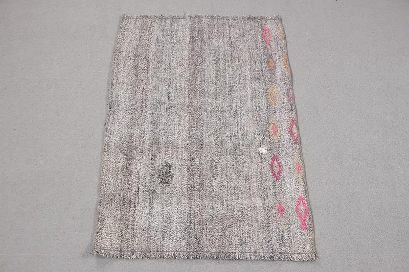 Zarif Siyah ve Bej Halı, 2,2x3,2 ft Sağlam Konfor