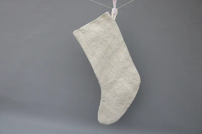 Medias navideñas beige con adornos blancos, medias festivas