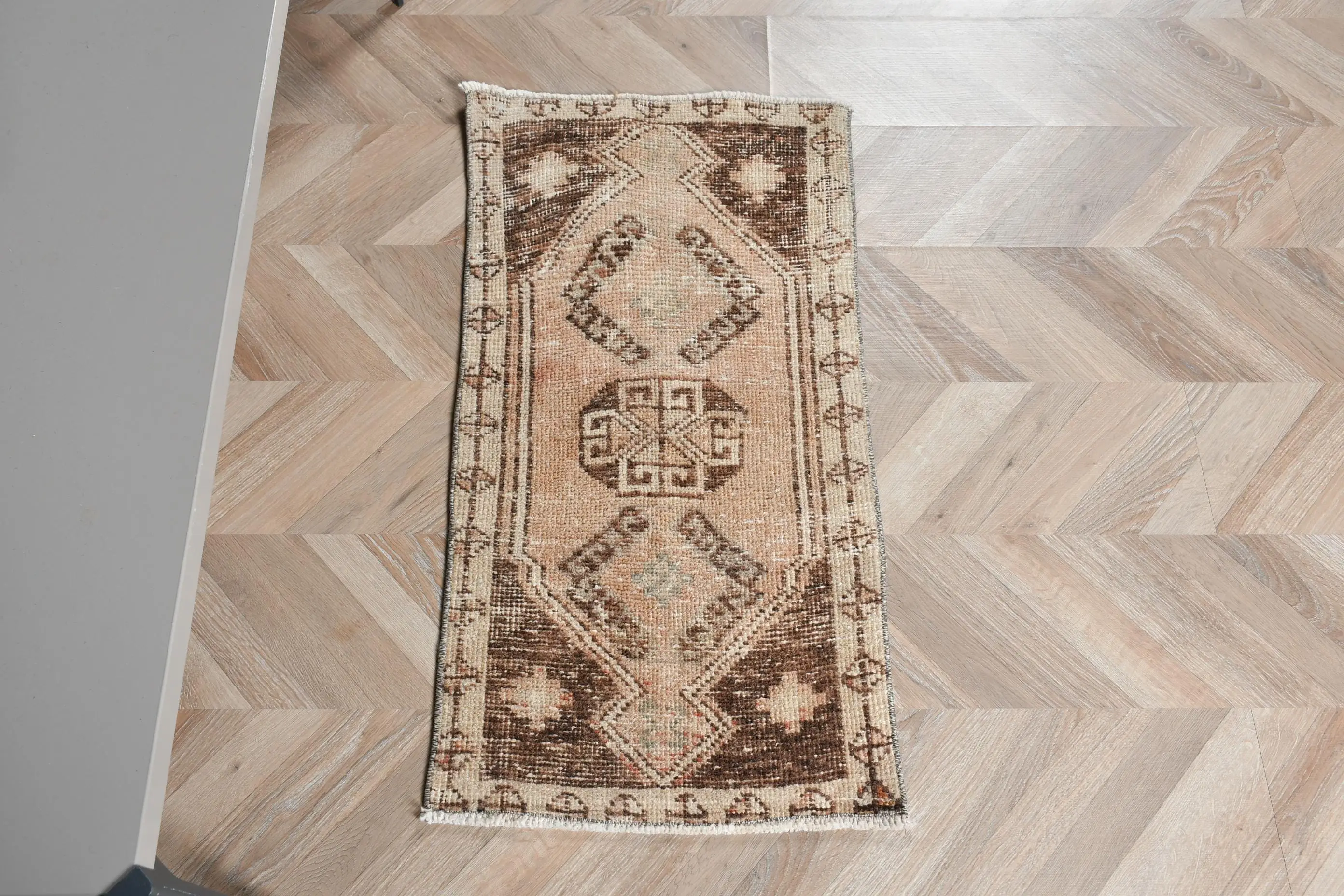 Vintage Turkish Rug, Small 1.5x3 ft (47x92 cm) Rug, Brown Plants & trees Wool Rug - 1