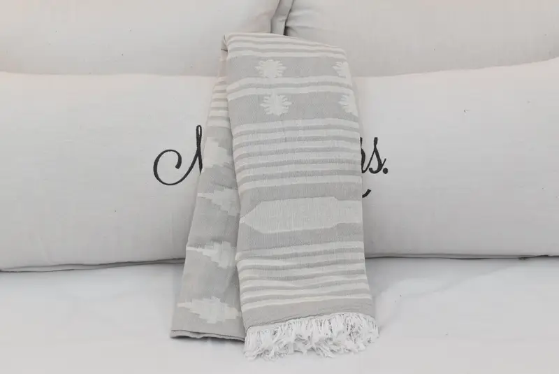 Monogram battaniye, 84x60 pamuklu desenli havlu, dekoratif yatak örtüsü, kişiselleştirilmiş battaniye, gelin için hediye, özel düğün hediyeleri, aile hediye sepeti - 5