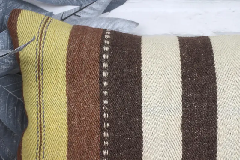 Knitted Pillow, Vintage Pillow, Pillow Cover, Outdoor Patio Pillow, Turkish Kilim Pillow, Handmade Kilim Cushion, 12x20 White Cushion Cover - 2