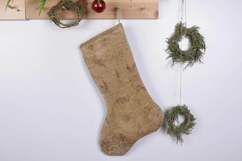 お祝いのクリスマスオーナメントパターン、19インチの黄麻布クリスマスストッキング