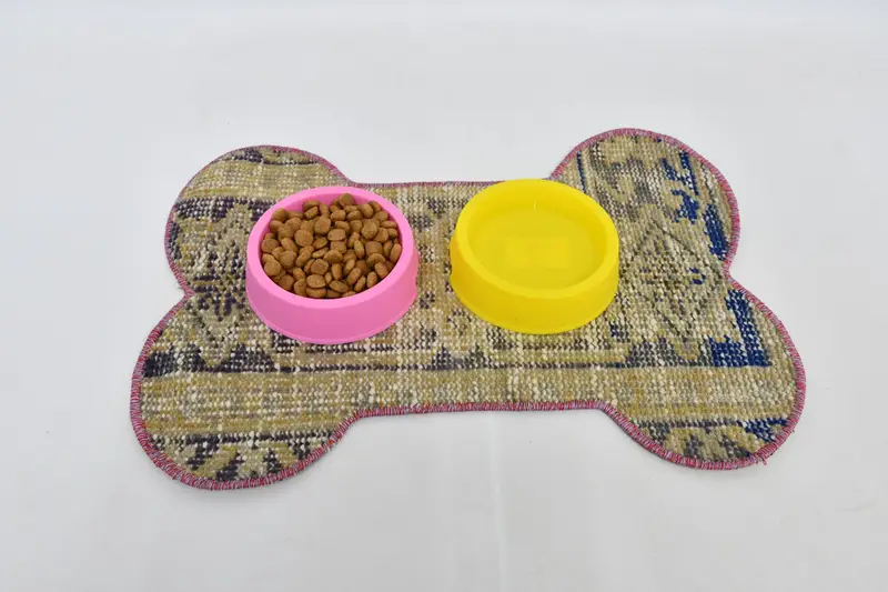 Rundes Tischset aus böhmischer Wolle in Beige und Bronze, Tischset im traditionellen Stil