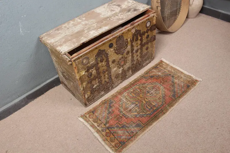 Alfombra Ombré naranja, 1,5 x 3 pies con acento verde vibrante