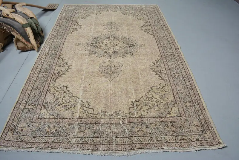Turkish Vintage Large Rug 5.7x9.2 ft, Brown Wool Rug - 1