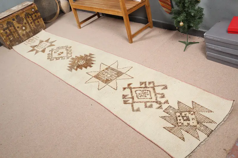 Elegant Beige Rug, 2,2x11,1 ft Polka Dot Design