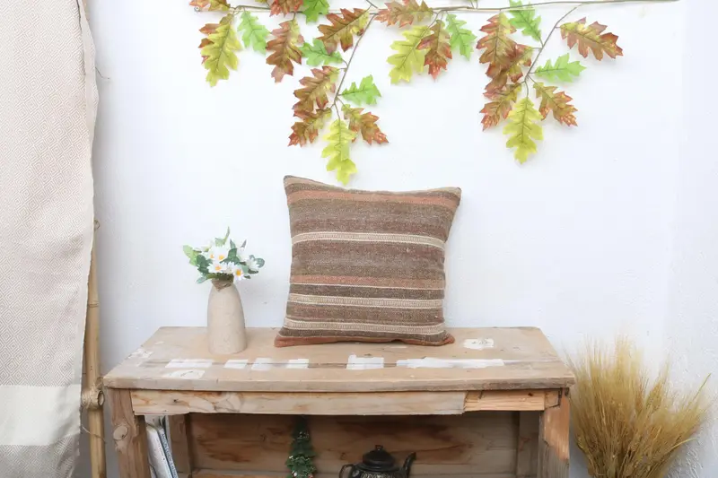 Braun & Beige gestreiftes Kissen, Vintage besticktes Kissen