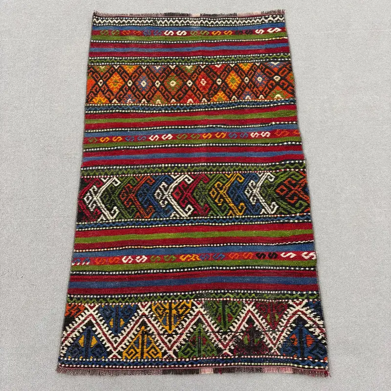 Green Abstract Rug, 2.4x4 ft Vibrant Decor