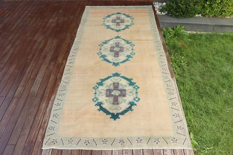 Handgefertigter orange-grüner abstrakter Teppich, 0,4 x 10 Fuß