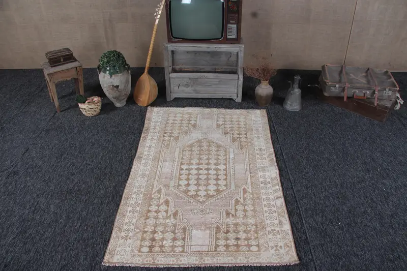 3.8x5.8 ft Rug, Turkish Vintage Rug, Beige Brown Polka dot Wool Rug - 1