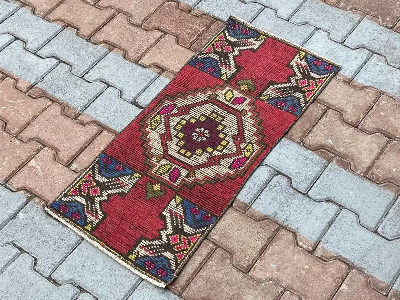 1.3x3 ft Kırmızı & Mavi Halı, Çiçek & Geometrik Desen