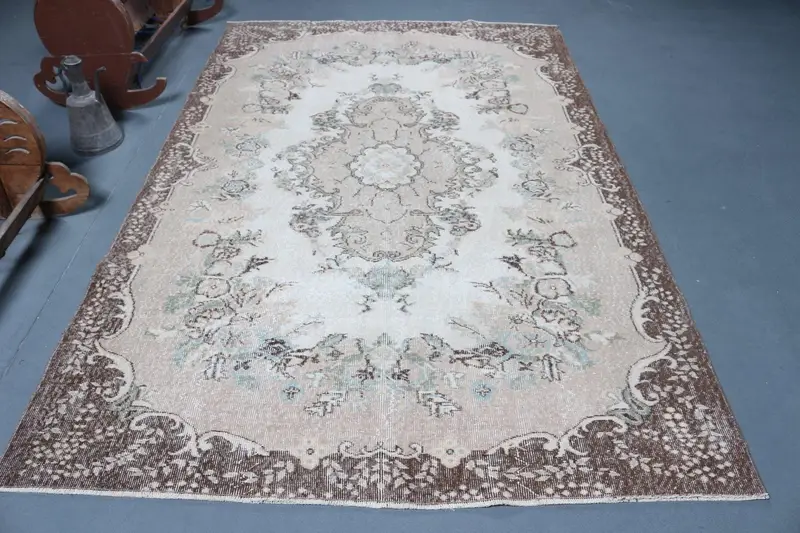 Oushak-Teppich, 5,8 x 8,9 Fuß türkischer Teppich, brauner Patchwork-Teppich aus Wolle - 1