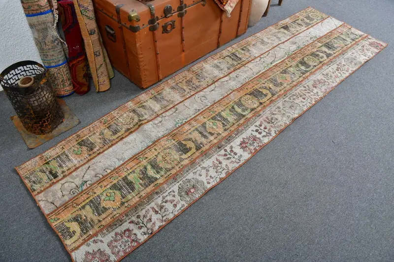 Vintage Halı, 2.3x8.4 ft Runner Halı, Kahverengi Hayvan Baskı Yün Türk Halısı - 1