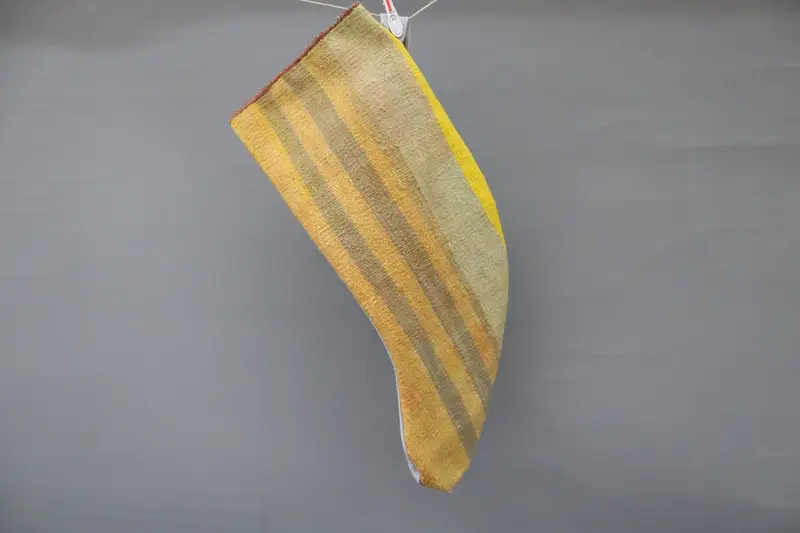 Kahverengi ve Bej Noel Süsleri Çorabı, Şenlikli Tatil Dekoru