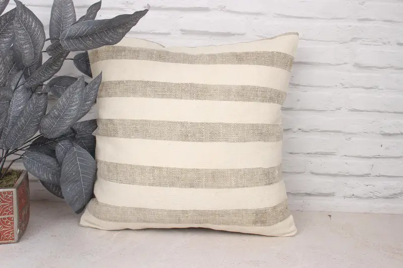 Kilim Pillow, Ethnical Kilim Rug Pillow, 18x18 White Pillow, Living Room Throw Pillow Sham, Pillow Case, Couch Pillow, Kilim Pillow Cover - 1