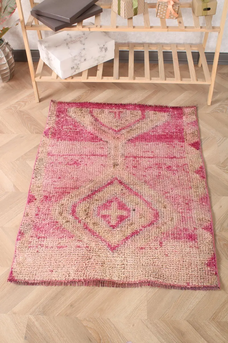 Vintage türkischer Teppich 2,8x3,4 ft (86x104 cm), Oushak Pink Check Teppich - 1