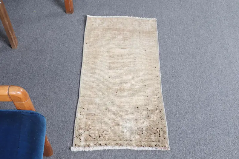 Türk 1.4x2.7 ft Halı, Küçük Vintage Halı, Beyaz Puantiyeli Yün Halı - 1