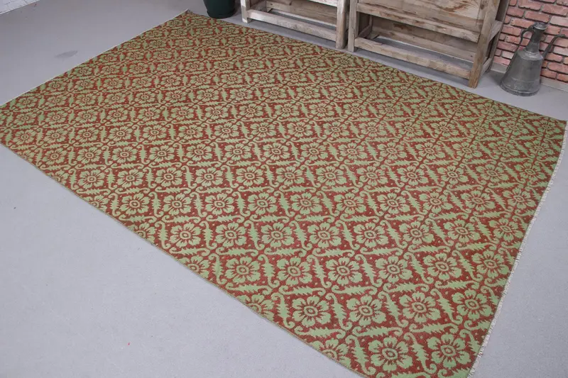 5,5x8,6 ft Kelim Teppich, türkischer Vintage Teppich, grün roter Tarnteppich - 1