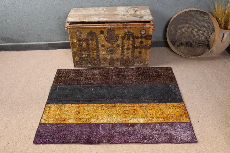 Lila, gelber Orientteppich, 90 x 120 cm, elegantes Dekor