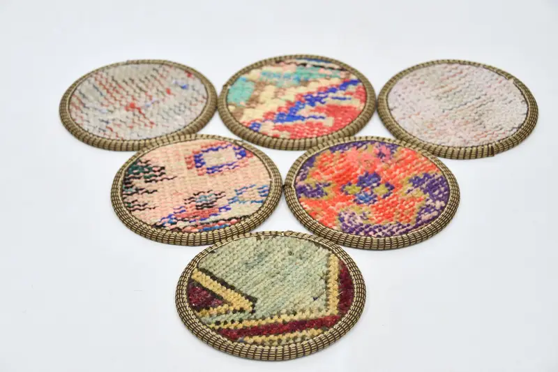 トライバル柄、オレンジとグリーンのキリムコースター、ユニークなラグコースターセット