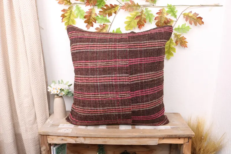 Almohada de tiro rosa bordada hecha a mano, cojín de rayas vintage