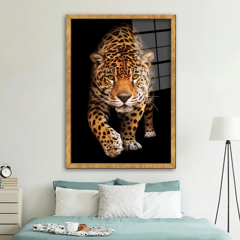 Elegant Printed Glass: Modern Wildlife Design for Your Man Cave