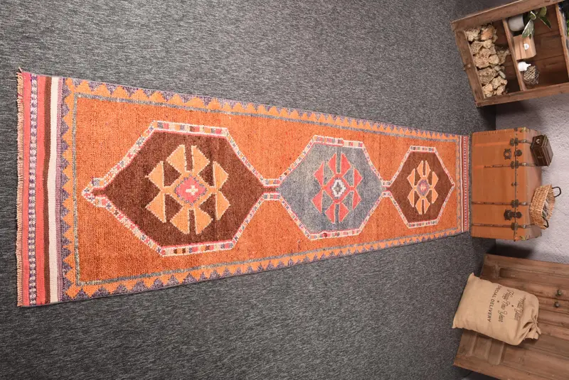 Türkischer Vintage-Läuferteppich, 90 x 300 cm, orange-rosa geometrischer Teppich - 1
