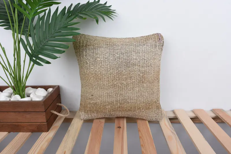 Beigefarbenes Southwestern-Wurfkissen, Vintage-gesticktes Kissen