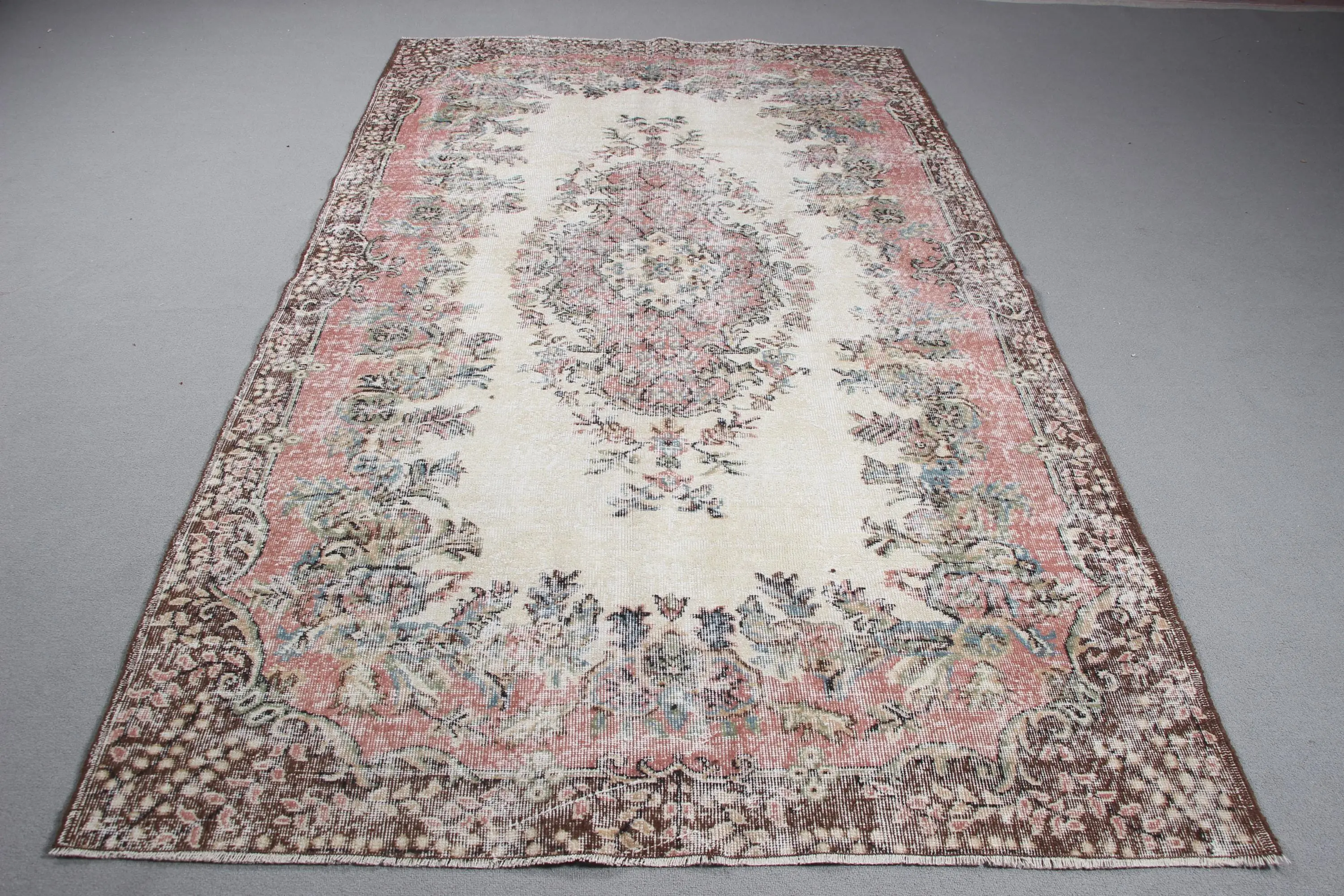 Vintage Türk Halısı, 5.4x9.4 ft Halı, Kırmızı Büyük Çiçekli Halı - 1