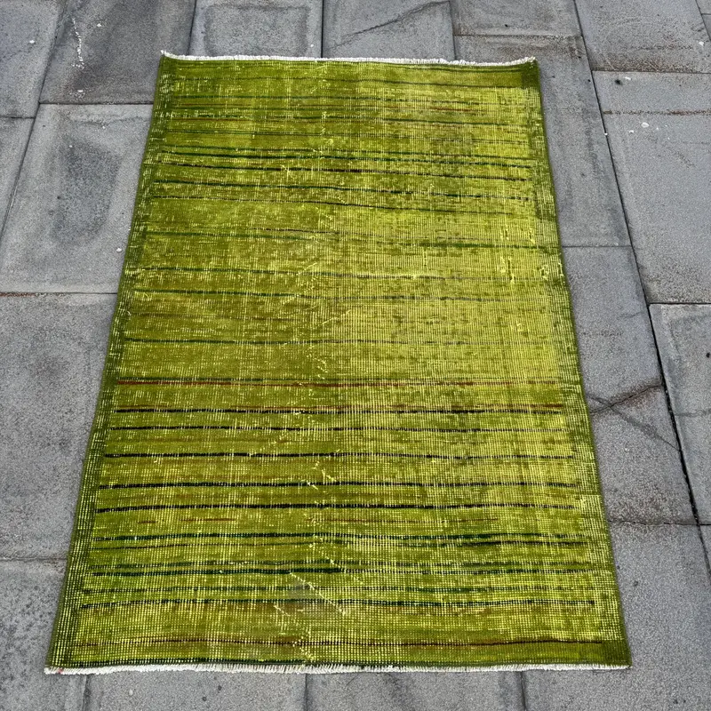 Grüner, schwarzer floraler geometrischer Teppich, 2,7 x 4 Fuß