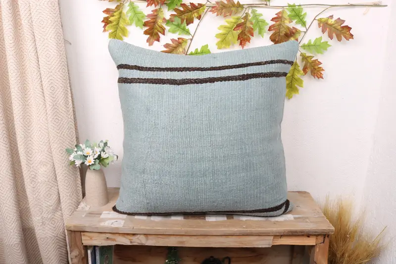 Grün & Braun gestreiftes Kissen, Vintage besticktes Kissen