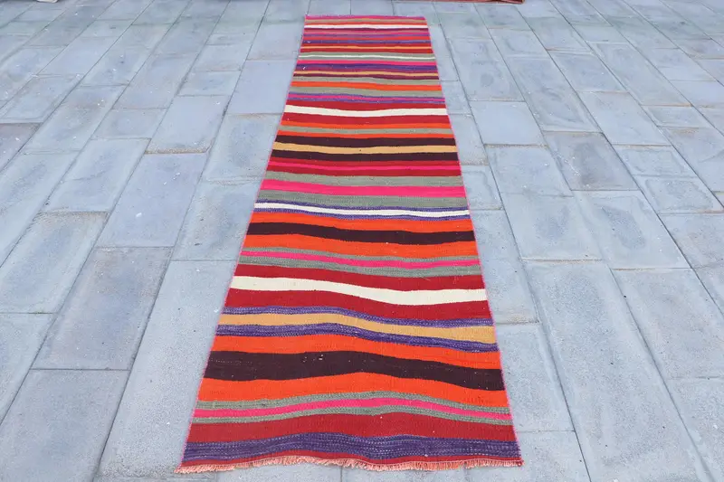 2,8 x 10,8 Fuß großer türkischer Kelim-Teppich, roter Ikat-Vintage-Wollteppich - 1