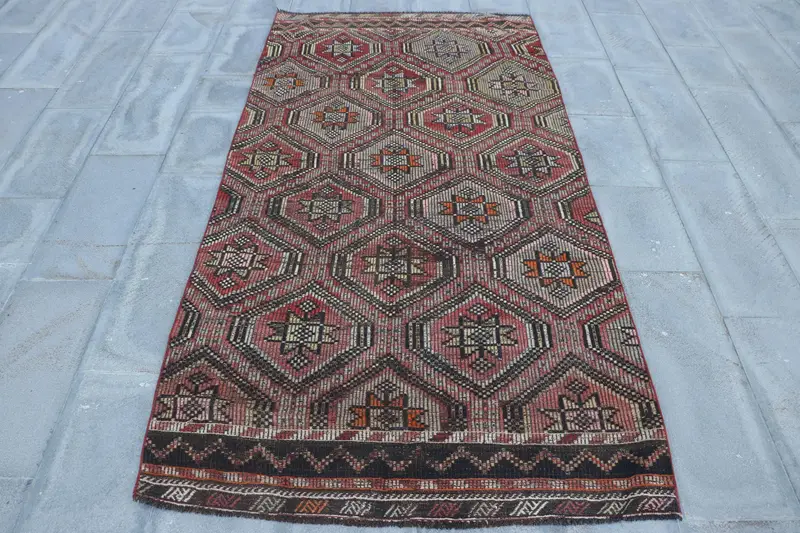 Red and Pink Rug, 4,2x8,2 ft Elegant Bordered Design