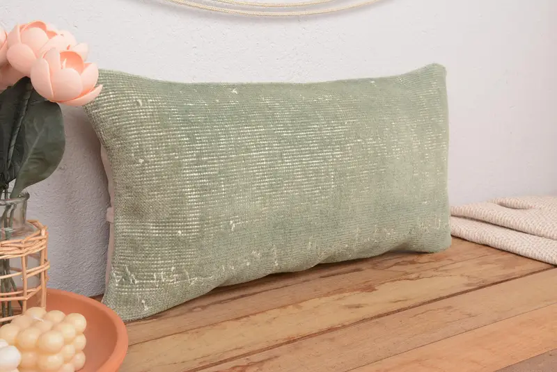 Handgefertigtes besticktes grünes Wurfkissen, 12x24 Vintage Blumenkissen