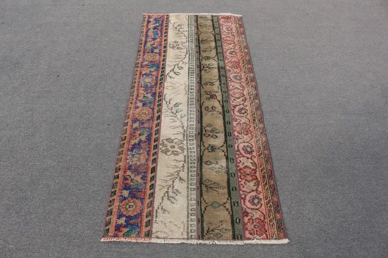 Eleganter beige-roter Teppich, 2,5 x 5,6 Fuß abstraktes Design