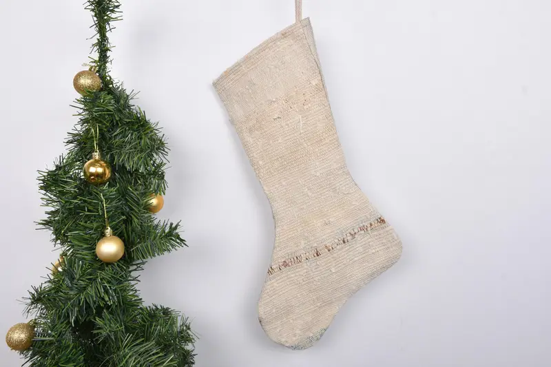 Şenlikli Noel Süsleri Deseni, 7 İnç Genişliğinde Noel Çorabı