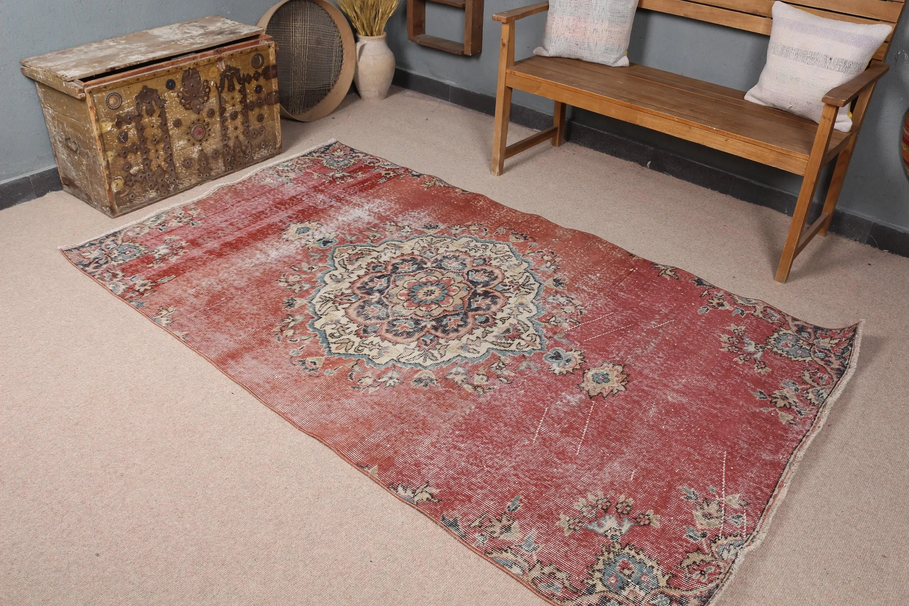 4,3 x 7,4 Fuß großer türkischer Vintage-Teppich, roter Ikat-Wollteppich - 1