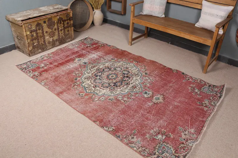 レッドイカットラグ、4.3x7.4フィートのエレガントな室内装飾