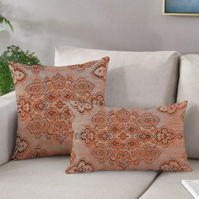 Gestricktes Nackenkissen in Braun und Orange, Upcycled-Designdruck