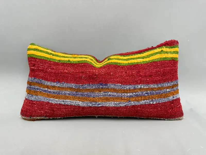 Rot-gelb gestreiftes besticktes Kissen, handgemachtes Vintage-Wurfkissen