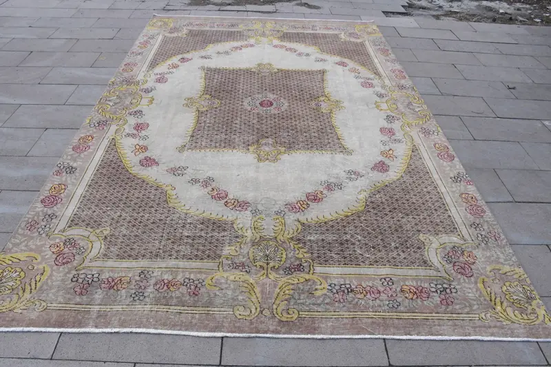 7,6 x 8,5 Fuß türkischer Oushak-Teppich, braun karierter Vintage-Teppich aus Wolle - 1