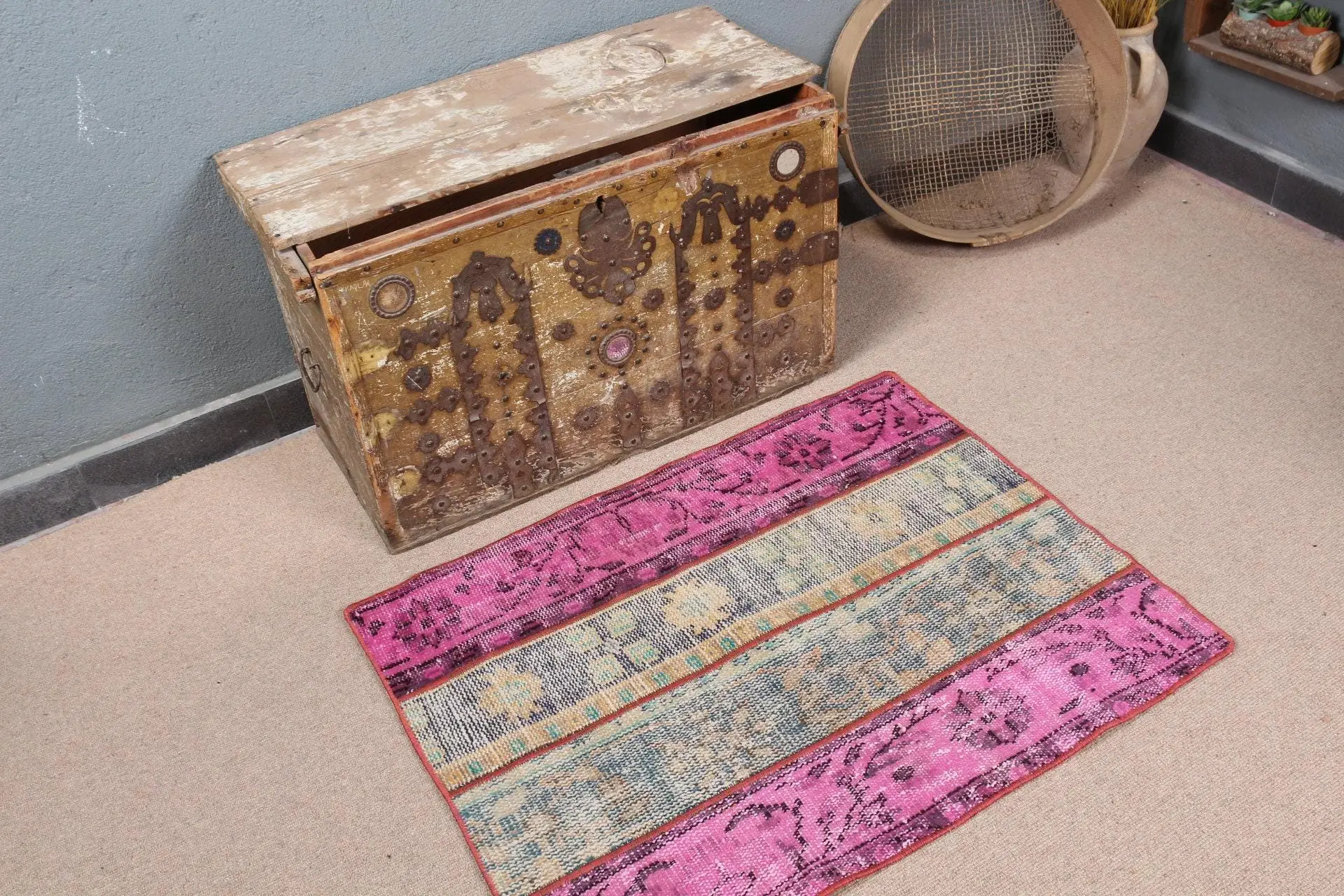 Vintage 2.5x3.2 ft Small Rug, Turkish Rug, Pink Rug - 1
