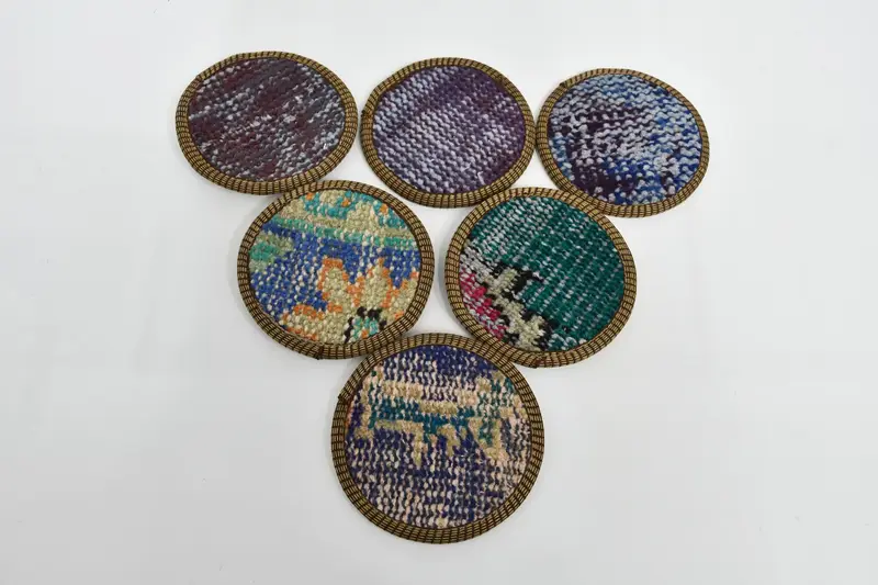 Posavasos de alfombra azul y beige, almohadilla antideslizante para taza de café