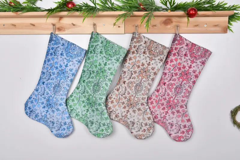 Şenlikli Yeşil ve Pembe Çorap, 12 İnç Noel Süsleri Çorabı