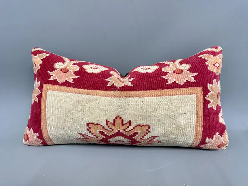 Rot & Rosa besticktes Wurfkissen, Vintage Florales Leinenkissen